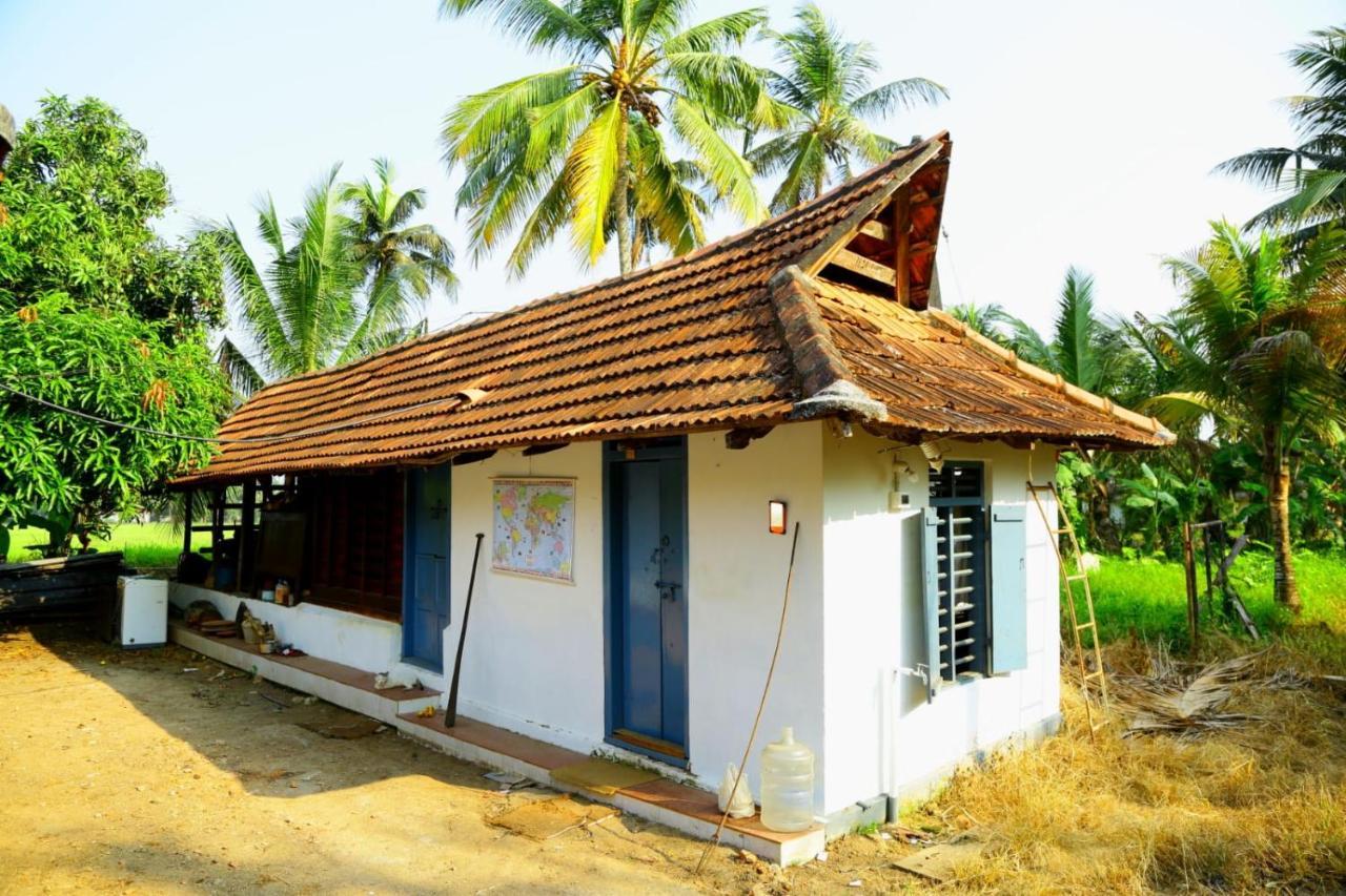Valentine'S Rice Bowl Home Stay Alappuzha Bagian luar foto