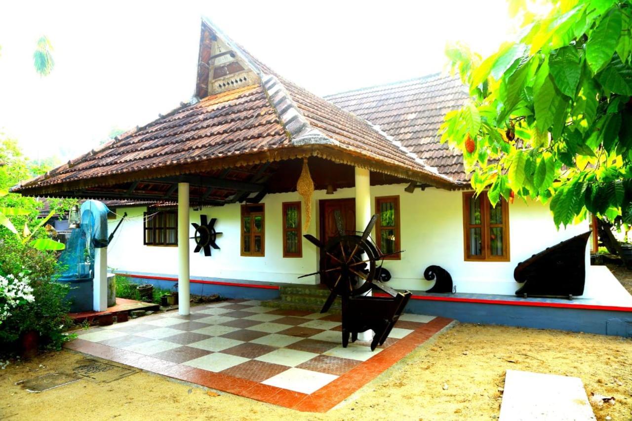 Valentine'S Rice Bowl Home Stay Alappuzha Bagian luar foto